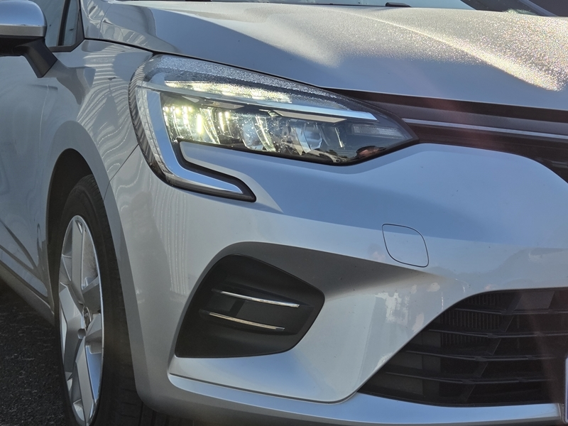 16 img-vehicule.jpgRenault
                            img-vehicule.jpgClio V