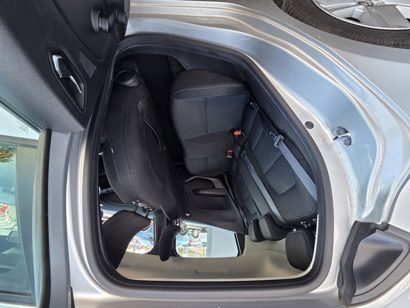 19 img-vehicule.jpgRenault
                            img-vehicule.jpgClio V