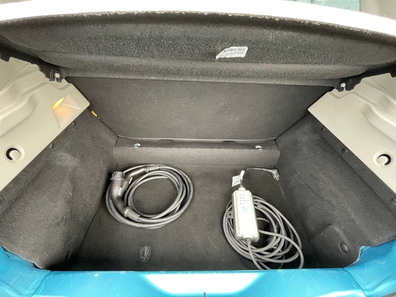 4 img-vehicule.jpgRenault
                            img-vehicule.jpgZoe