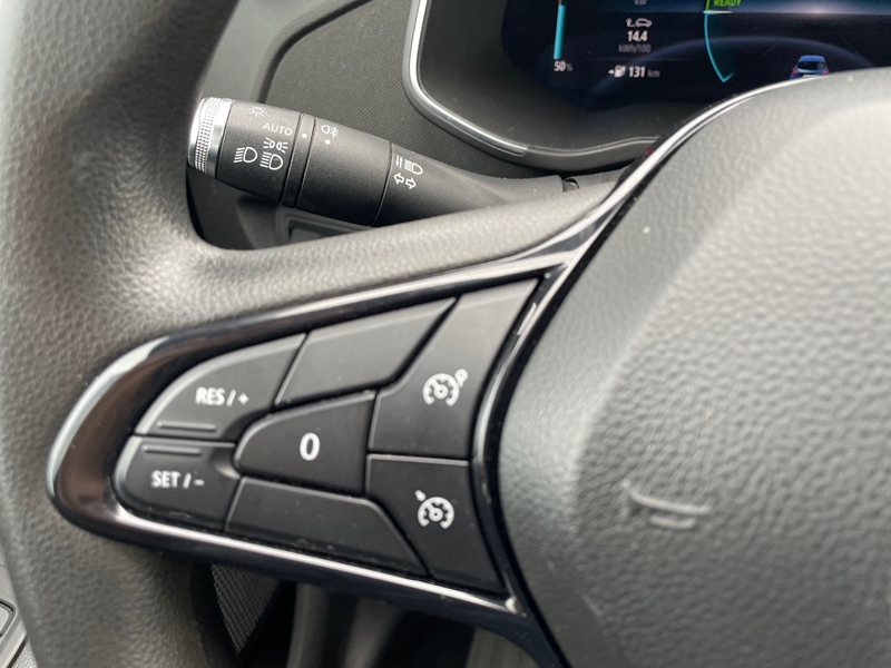 9 img-vehicule.jpgRenault
                            img-vehicule.jpgZoe