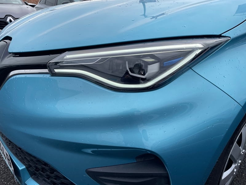 17 img-vehicule.jpgRenault
                            img-vehicule.jpgZoe