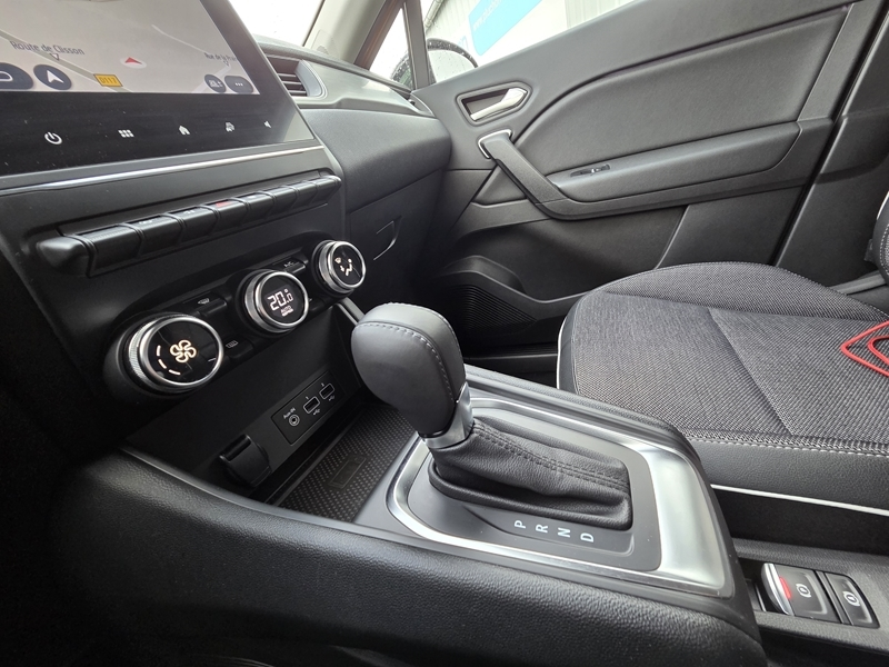 3 img-vehicule.jpgRenault
                            img-vehicule.jpgCaptur II