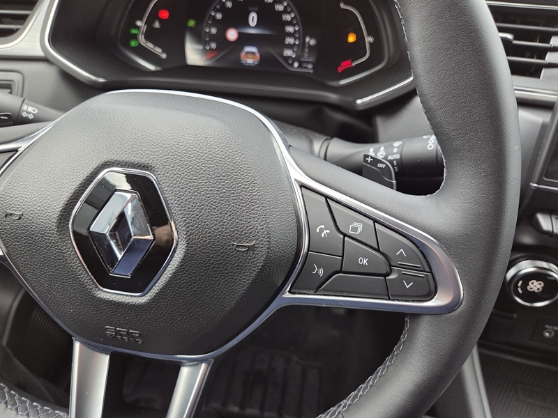 5 img-vehicule.jpgRenault
                            img-vehicule.jpgCaptur II