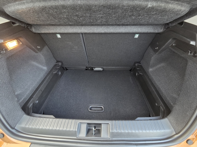 17 img-vehicule.jpgRenault
                            img-vehicule.jpgCaptur II