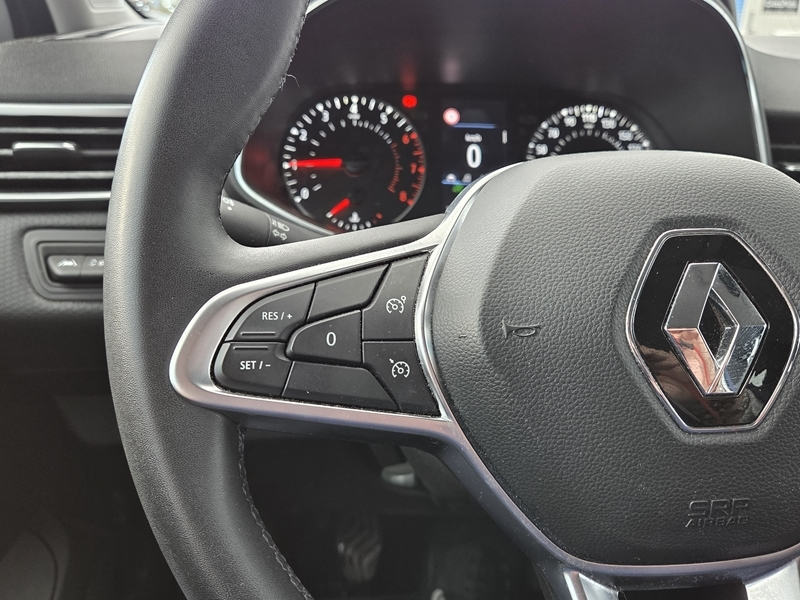 5 img-vehicule.jpgRenault
                            img-vehicule.jpgClio V