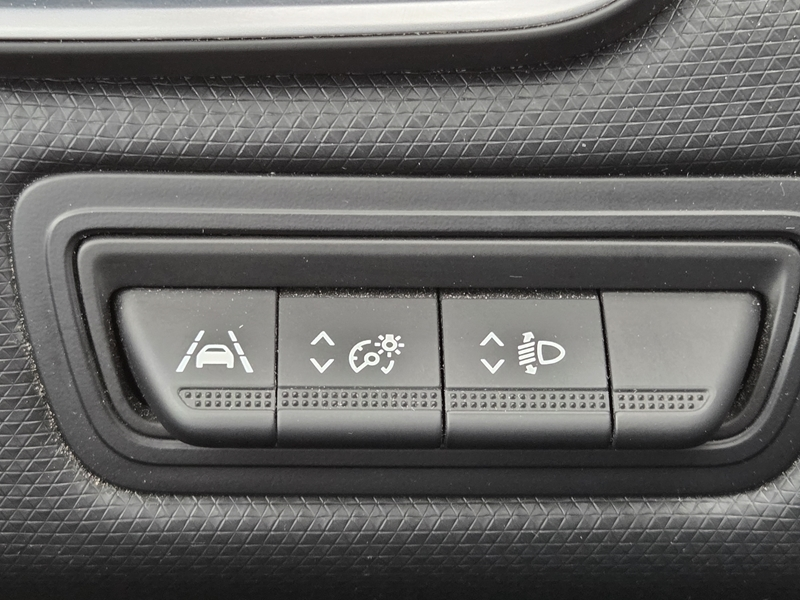 8 img-vehicule.jpgRenault
                            img-vehicule.jpgClio V