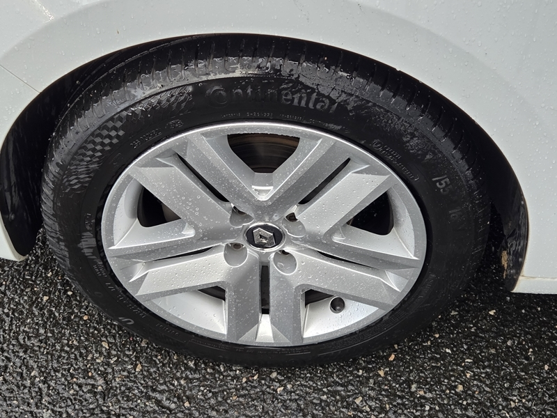 18 img-vehicule.jpgRenault
                            img-vehicule.jpgClio V