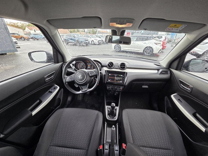 Suzuki
                            SWift