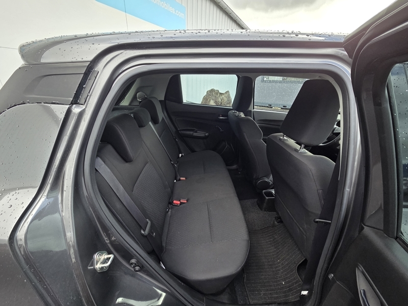 14 img-vehicule.jpgSuzuki
                            img-vehicule.jpgSWift