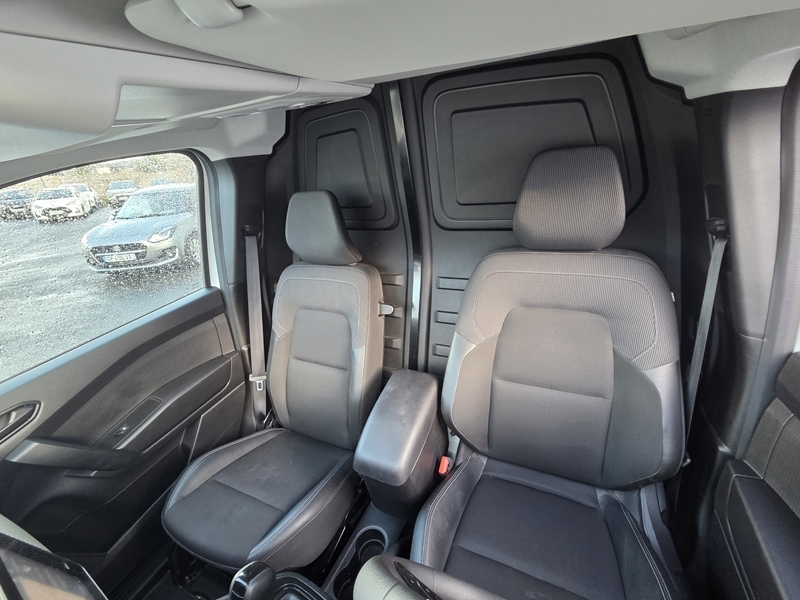 6 img-vehicule.jpgRenault
                            img-vehicule.jpgKangoo Van