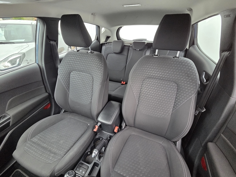 4 img-vehicule.jpgFord
                            img-vehicule.jpgFiesta