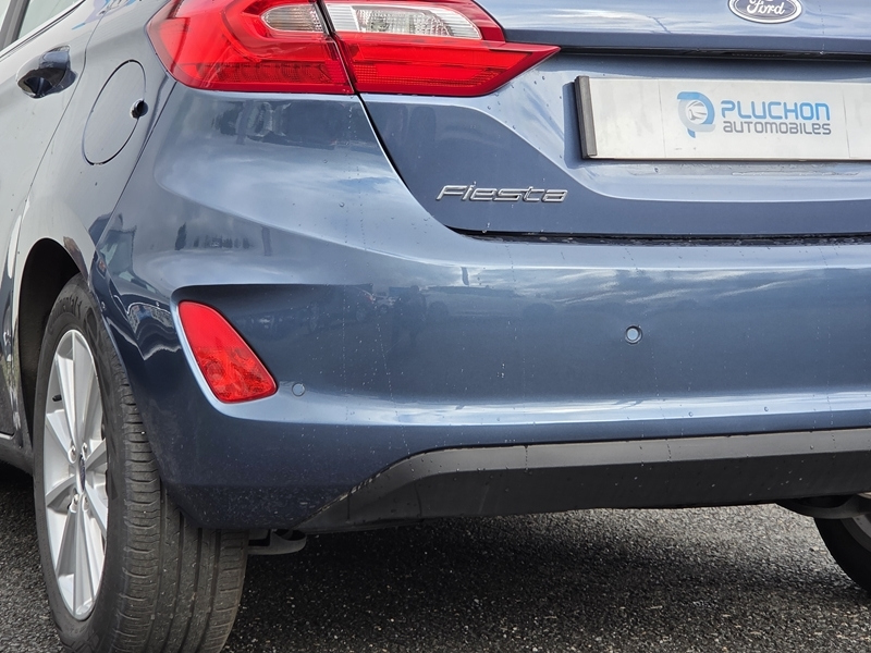 14 img-vehicule.jpgFord
                            img-vehicule.jpgFiesta