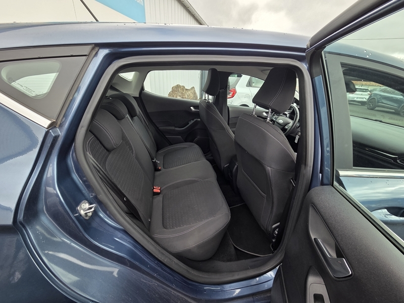 15 img-vehicule.jpgFord
                            img-vehicule.jpgFiesta