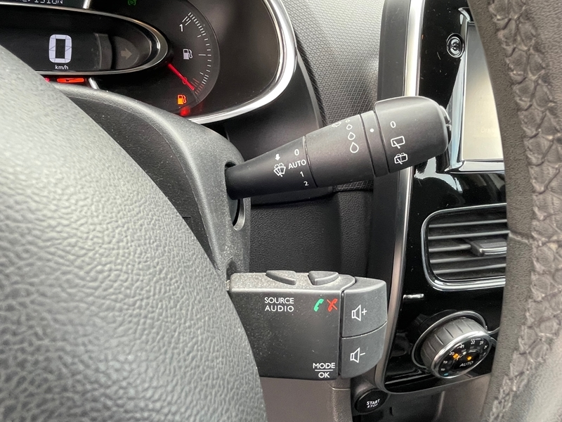 11 img-vehicule.jpgRenault
                            img-vehicule.jpgClio IV