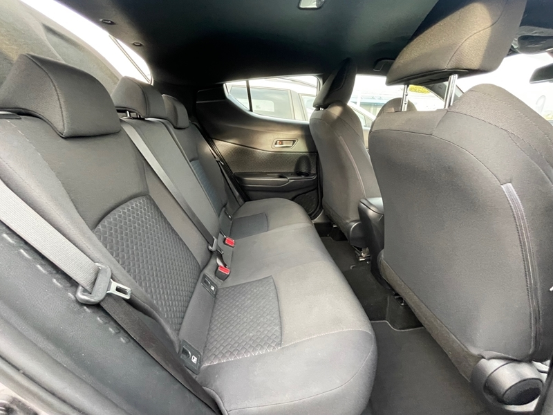 5 img-vehicule.jpgToyota
                            img-vehicule.jpgC-HR