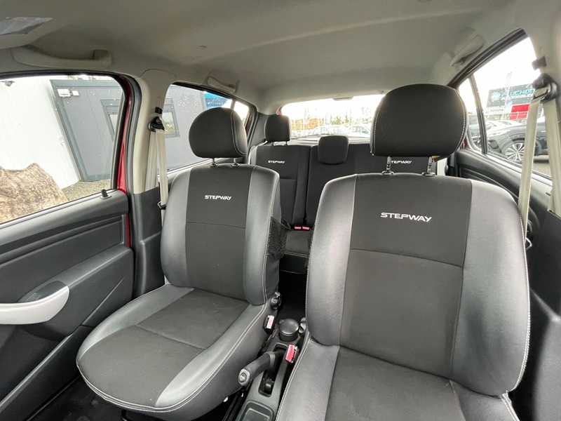 5 img-vehicule.jpgDacia
                            img-vehicule.jpgSandero