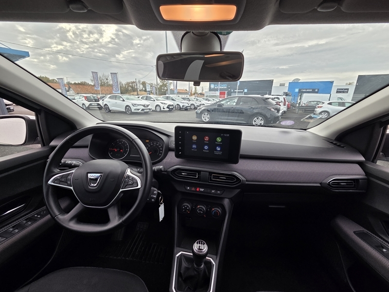 1 img-vehicule.jpgDacia
                            img-vehicule.jpgSandero