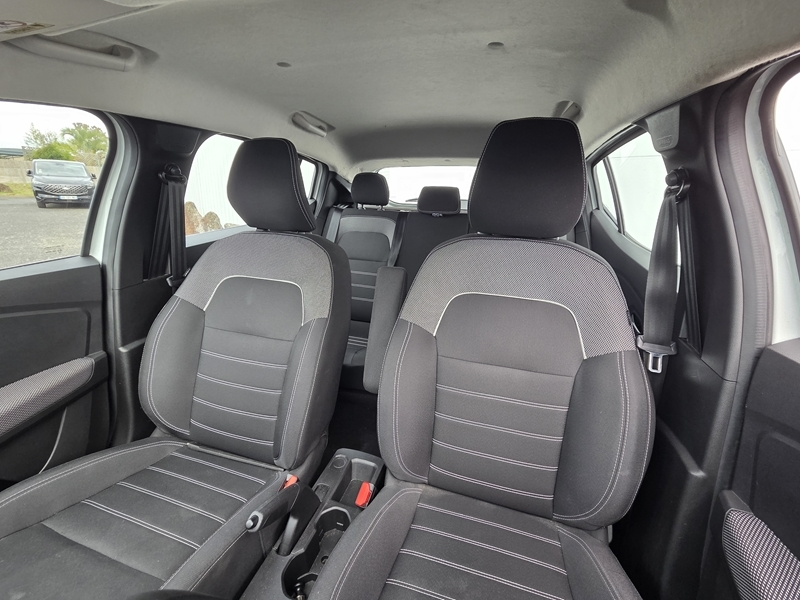 3 img-vehicule.jpgDacia
                            img-vehicule.jpgSandero