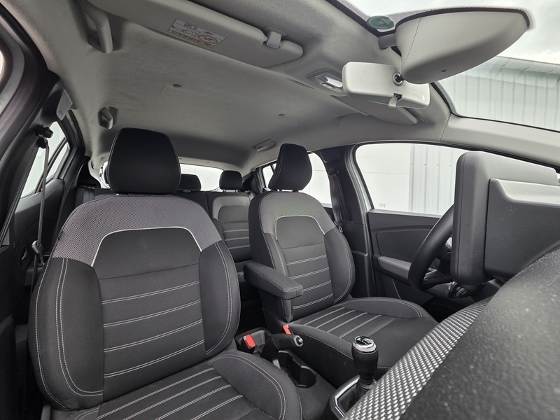 4 img-vehicule.jpgDacia
                            img-vehicule.jpgSandero