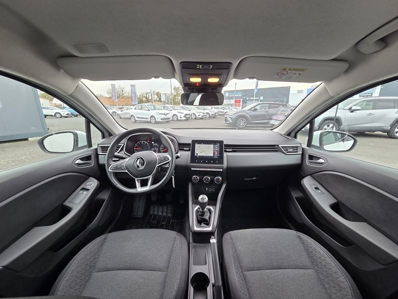 1 img-vehicule.jpgRenault
                            img-vehicule.jpgClio V