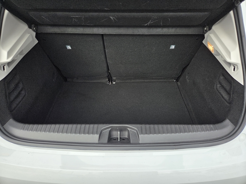 15 img-vehicule.jpgRenault
                            img-vehicule.jpgClio V