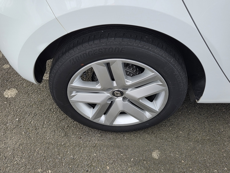 18 img-vehicule.jpgRenault
                            img-vehicule.jpgClio V