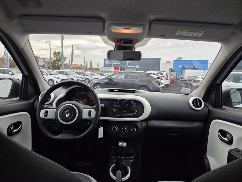 1 img-vehicule.jpgRenault
                            img-vehicule.jpgTwingo III