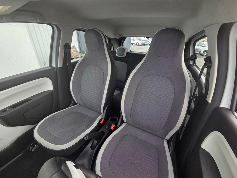 4 img-vehicule.jpgRenault
                            img-vehicule.jpgTwingo III