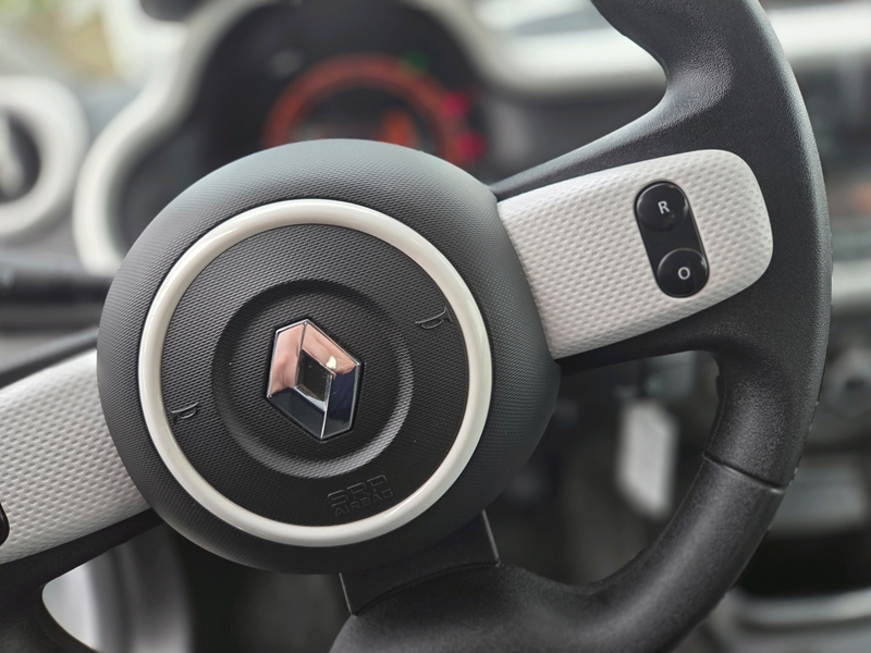 5 img-vehicule.jpgRenault
                            img-vehicule.jpgTwingo III