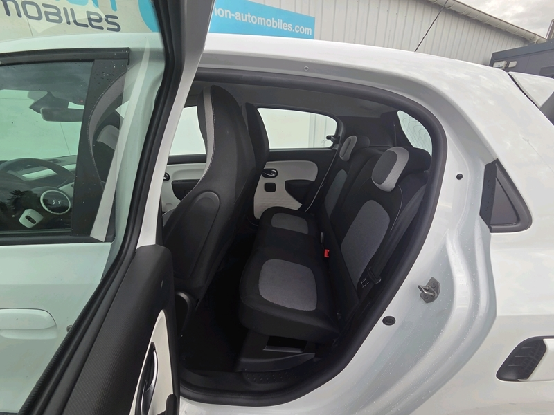 9 img-vehicule.jpgRenault
                            img-vehicule.jpgTwingo III