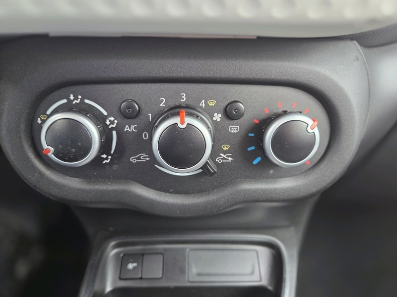 11 img-vehicule.jpgRenault
                            img-vehicule.jpgTwingo III