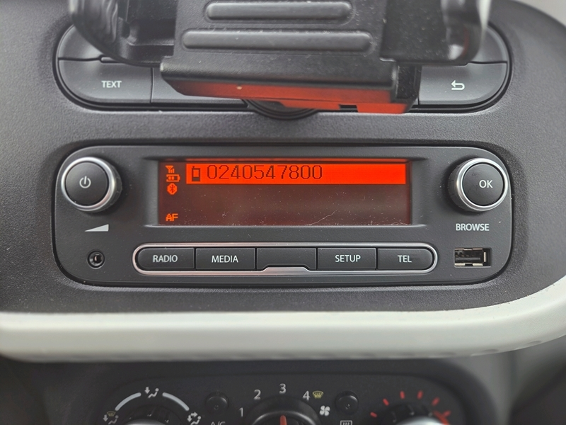 12 img-vehicule.jpgRenault
                            img-vehicule.jpgTwingo III