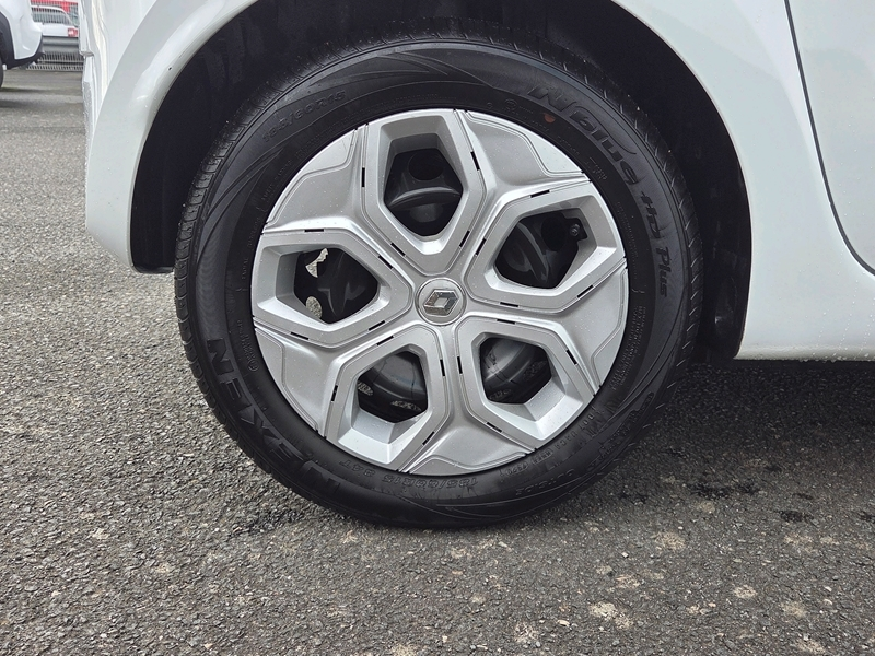 15 img-vehicule.jpgRenault
                            img-vehicule.jpgTwingo III