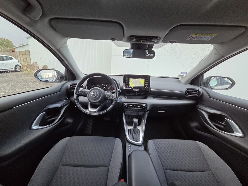 Toyota
                Yaris