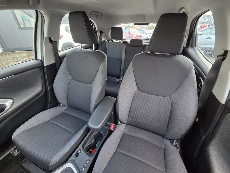 3 img-vehicule.jpgToyota
                            img-vehicule.jpgYaris