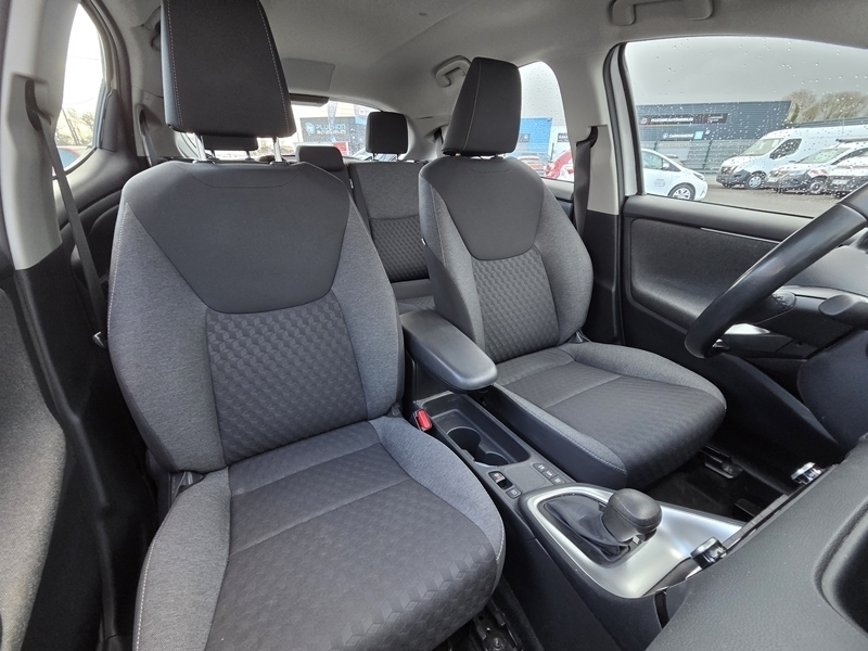 4 img-vehicule.jpgToyota
                            img-vehicule.jpgYaris