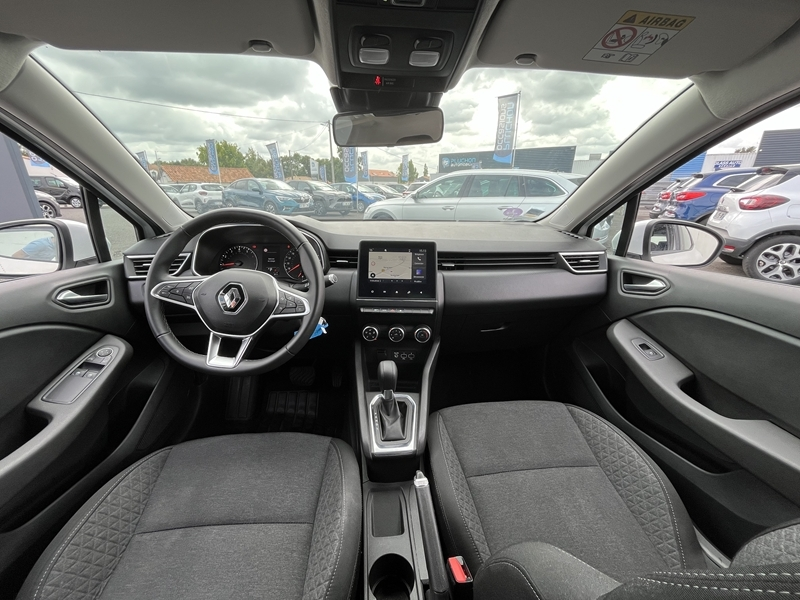 Renault
                Clio V