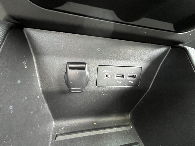 5 img-vehicule.jpgRenault
                            img-vehicule.jpgClio V