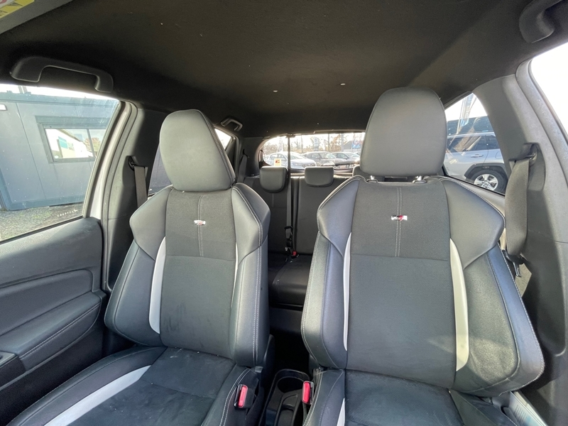 4 img-vehicule.jpgToyota
                            img-vehicule.jpgYaris