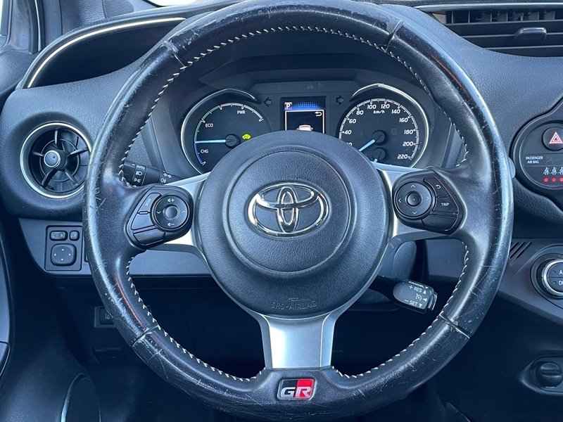 12 img-vehicule.jpgToyota
                            img-vehicule.jpgYaris