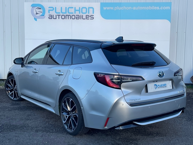 2 img-vehicule.jpgToyota
                            img-vehicule.jpgCorolla Touring Spt