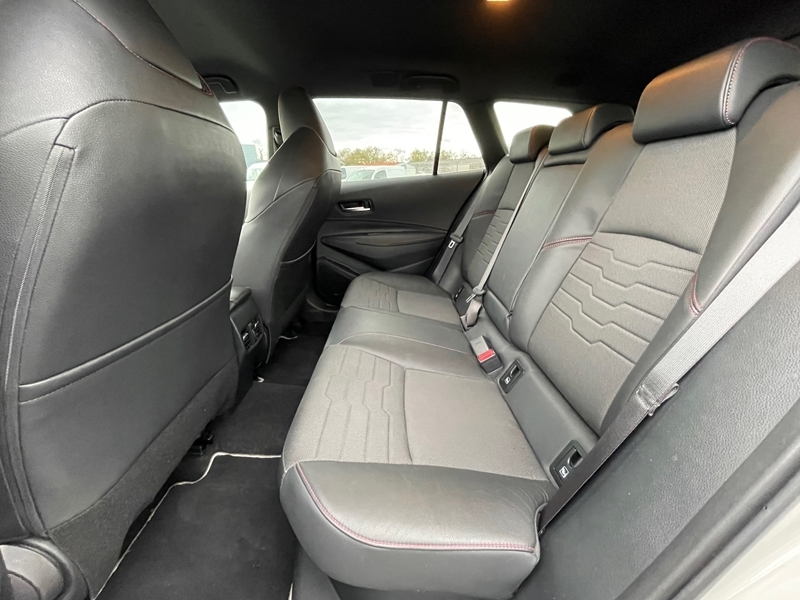 6 img-vehicule.jpgToyota
                            img-vehicule.jpgCorolla Touring Spt