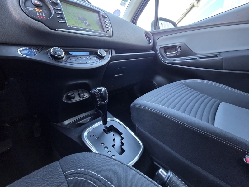 12 img-vehicule.jpgToyota
                            img-vehicule.jpgYaris