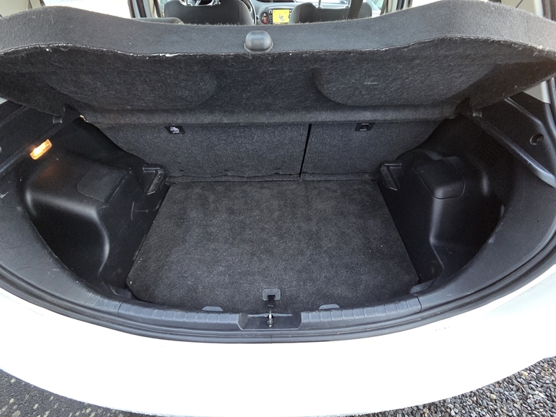 17 img-vehicule.jpgToyota
                            img-vehicule.jpgYaris