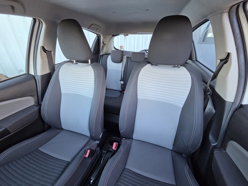 4 img-vehicule.jpgToyota
                            img-vehicule.jpgYaris