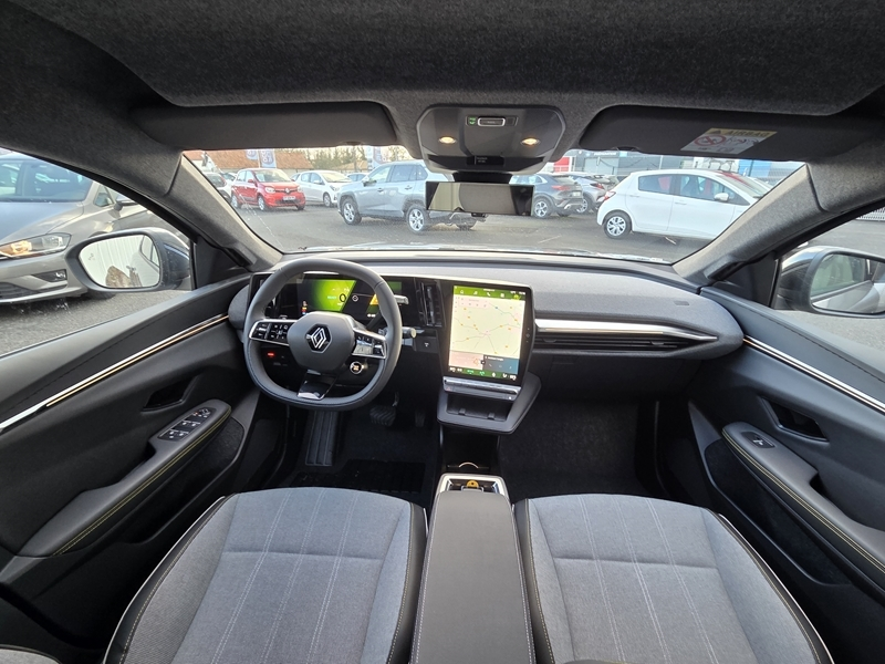 1 img-vehicule.jpgRenault
                            img-vehicule.jpgScenic V