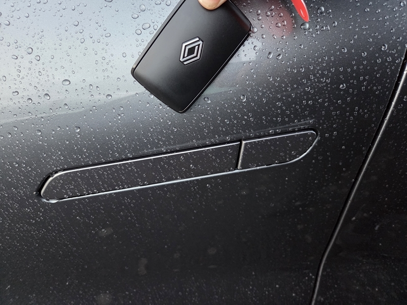 16 img-vehicule.jpgRenault
                            img-vehicule.jpgScenic V