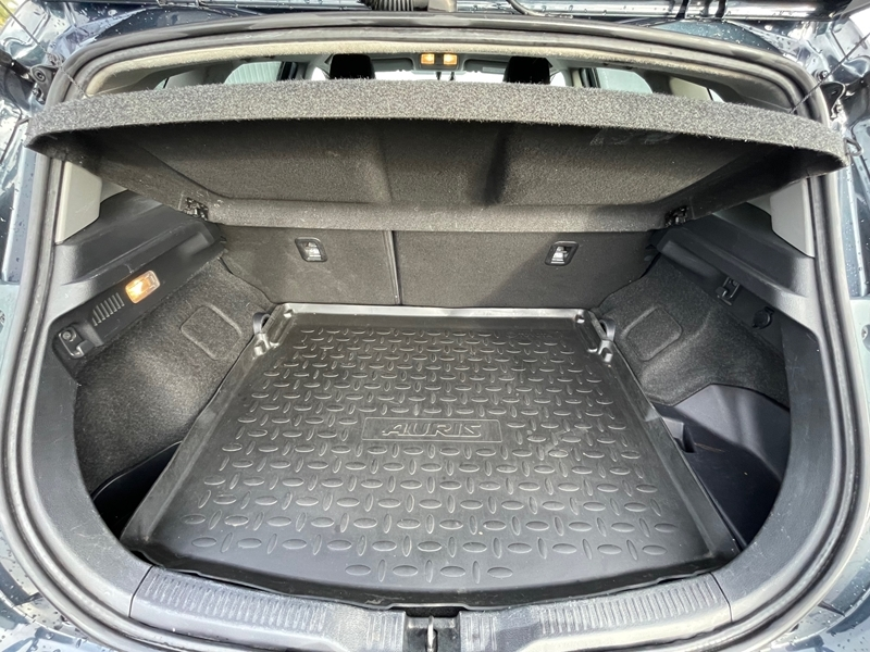 3 img-vehicule.jpgToyota
                            img-vehicule.jpgAuris