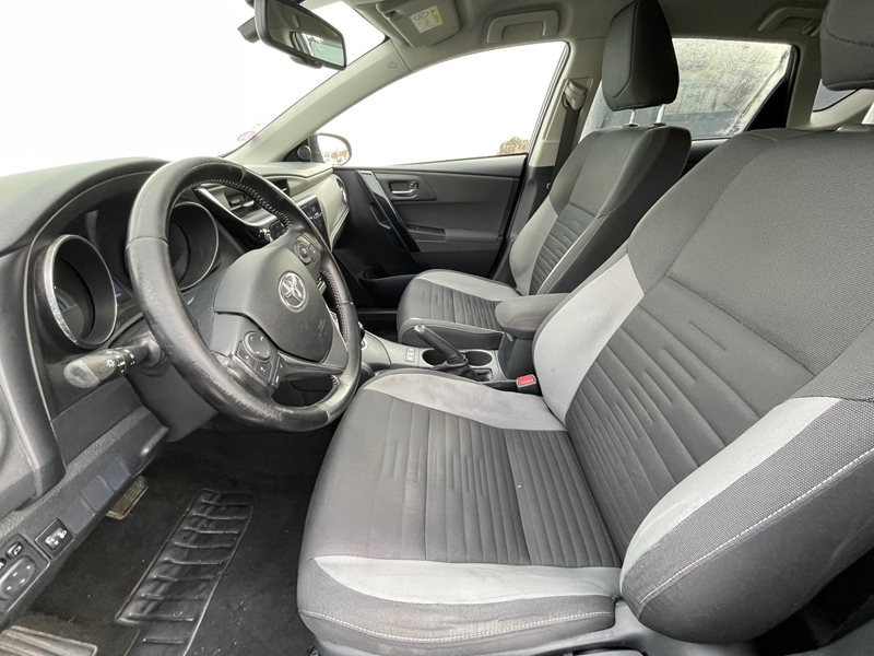 4 img-vehicule.jpgToyota
                            img-vehicule.jpgAuris