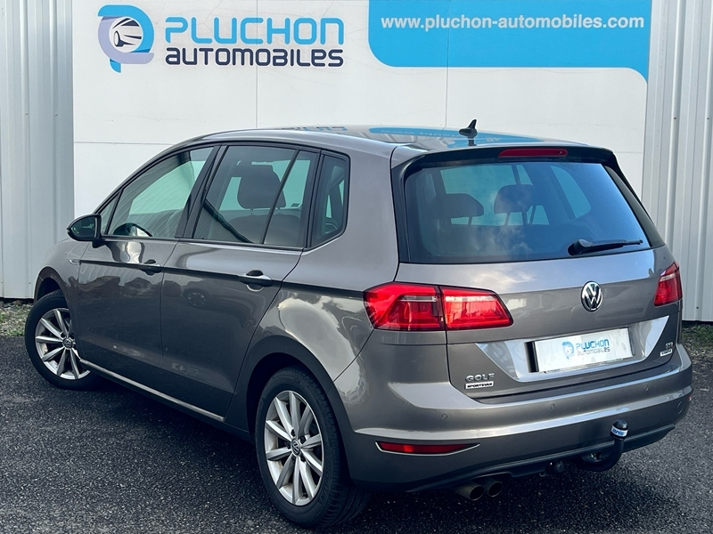 2 img-vehicule.jpgVolkswagen
                            img-vehicule.jpgGolf Sportsvan